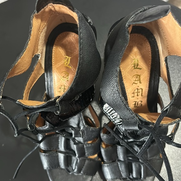 Lamb Heels size 6 - Picture 2 of 3